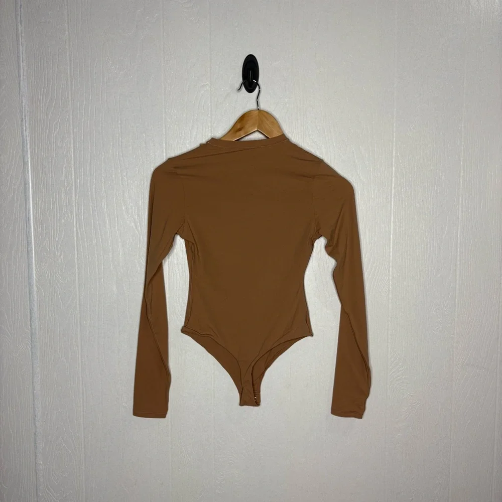 NWT Skims fits everybody long sleeve Crewneck bodysuit size small Sienna - Picture 11 of 11